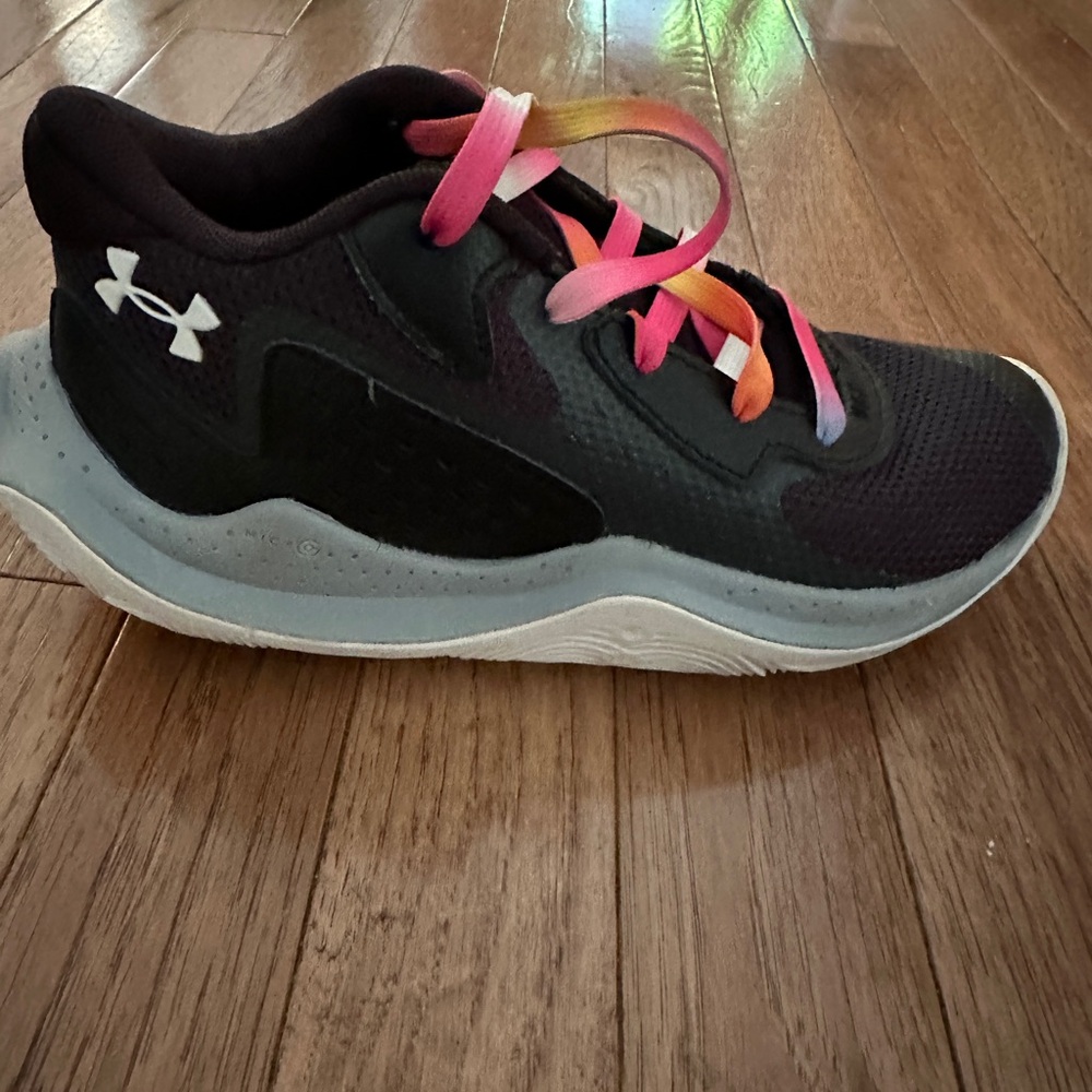 Under Armour Black Basketball Shoes with Multicolor Laces